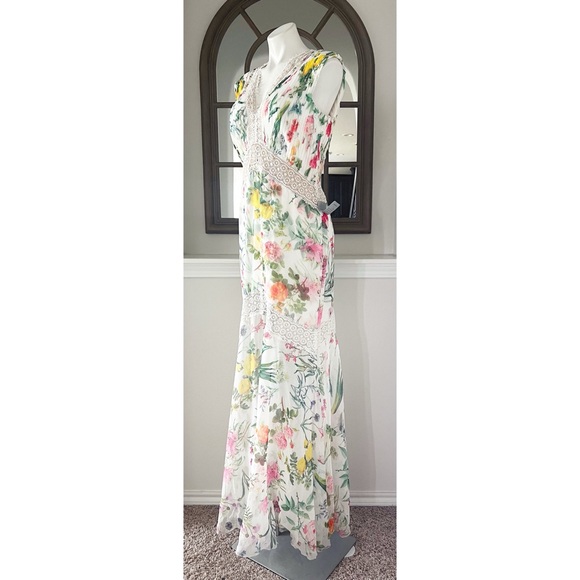 Tadashi Shoji Floral Pleat Chiffon Trumpet Gown White Floral, Size 10 NWT $588 - Picture 9 of 17